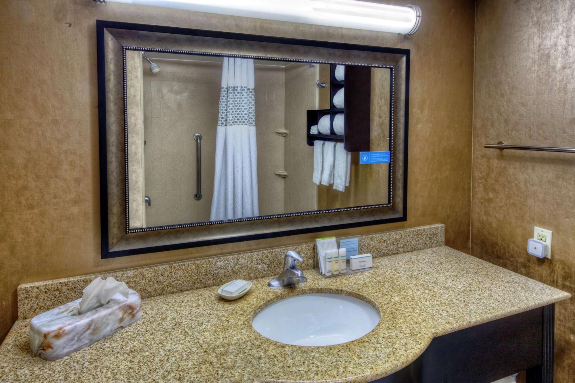 Hampton Inn Tullahoma Extérieur photo