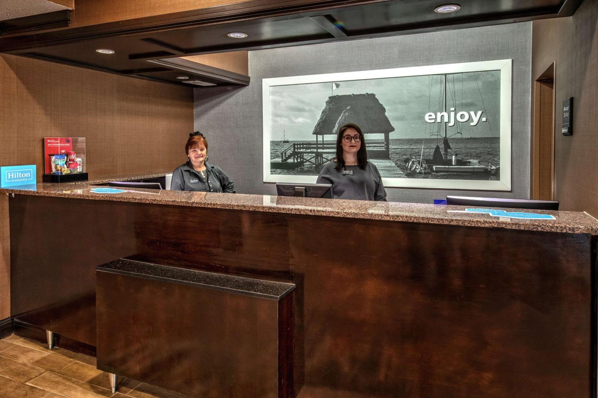 Hampton Inn Tullahoma Extérieur photo